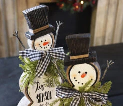 Set Of 2 White Resin Snowmen With Pine And Bows - -Decorative Candle Shop 2532260 snowmen resin detai